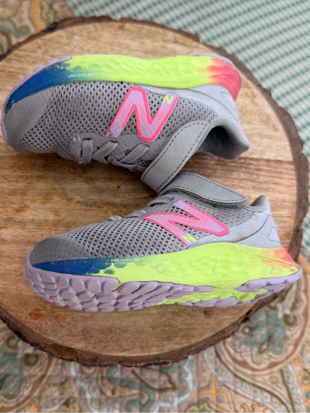 New Balance Toddler Girl Sneakers Sz 6 Gray Mesh Sneaker with Neon Rainbow Sole